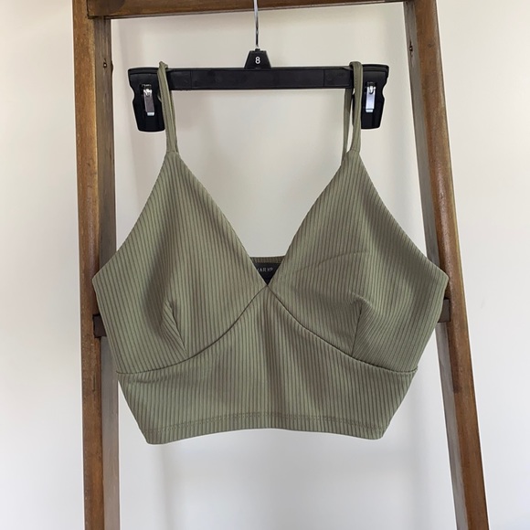 Size small green tank top - Picture 1 of 3